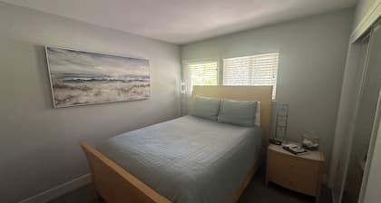2-bedroom condo in welcoming Terra Linda. Serene & convenient, fully equipped.