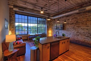 TV, offices - Chic Ultramodern Loft Suite w/ Designer Features (St. Louis)