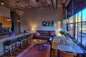 TV, offices - Chic Ultramodern Loft Suite w/ Designer Features (St. Louis)