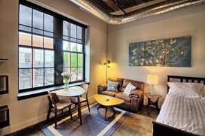 TV, offices - Chic Ultramodern Studio Loft w/ Designer Features (St. Louis)