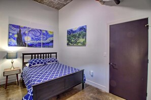 2 Schlafzimmer, Schreibtisch, Bügeleisen/Bügelbrett, WLAN