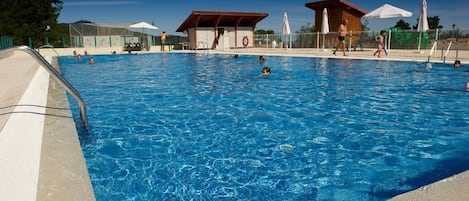Seasonal outdoor pool