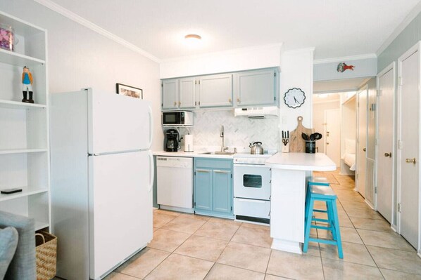 Microwave, oven, stovetop, dishwasher