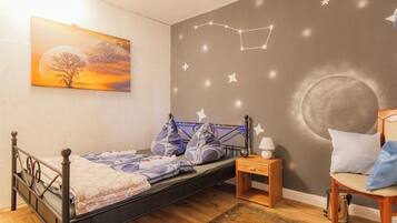 3 Schlafzimmer, Zimmersafe, Schreibtisch, Bügeleisen/Bügelbrett