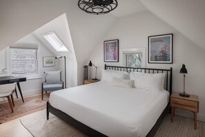 2 bedrooms, desk, iron/ironing board, free WiFi