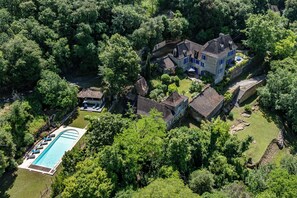 Exterior - 14th Century Castle with Panoramic Views – Périgord Noir – Near Sarlat (Castels et Bézenac)
