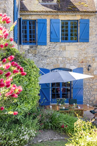 14th Century Castle with Panoramic Views – Périgord Noir – Near Sarlat
