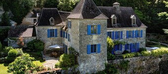 Family chateau in the heart of the Périgord Noir-exceptional view - private pool
