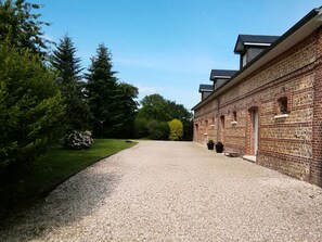 Exterior - La Margance - cosy gite between Etretat and Honfleur with pool table and whirlpool bath (Saint-Aubin-Routot)