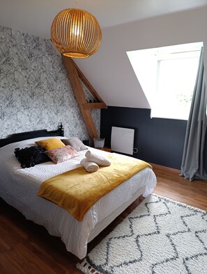 4 makuuhuonetta, silitysrauta/-lauta, Wi-Fi, vuodevaatteet