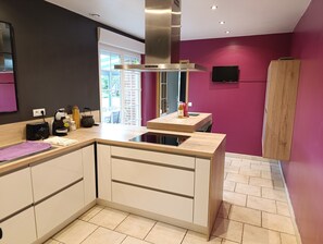 Private kitchen - La Margance - cosy gite between Etretat and Honfleur with pool table and whirlpool bath (Saint-Aubin-Routot)
