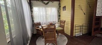 Relax in Classic Style! 3 BR 2 Bath Near the River, Marsh, w/ Game Room & More!
