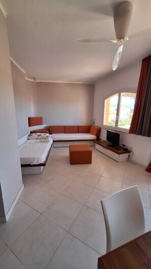1 Schlafzimmer, Bügeleisen/Bügelbrett, Bettwäsche