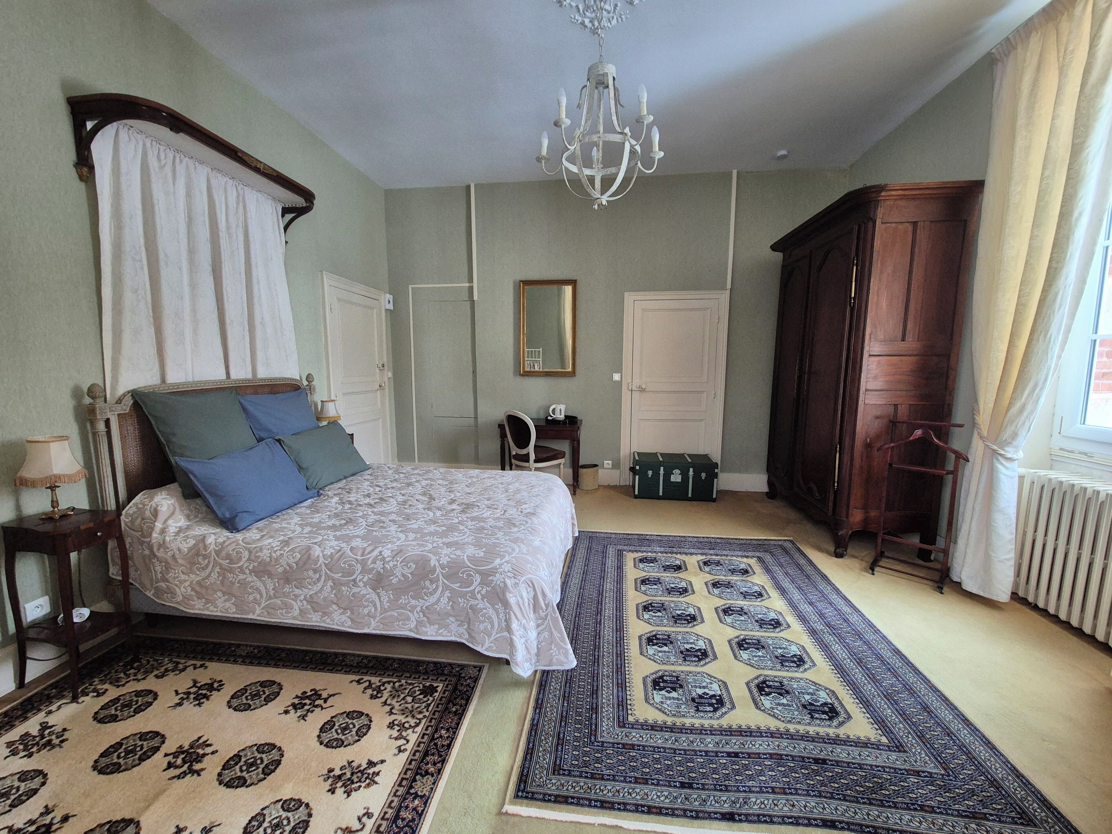 Suite, vue jardin | Bureau, Wi-Fi gratuit