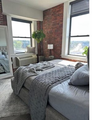 1 bedroom, iron/ironing board, WiFi, bed sheets - Cozy 1-bedroom apartment with AC, WiFi in charming Hackensack (Hackensack)
