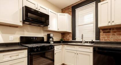 Spacious townhome near German Village 8 Beds