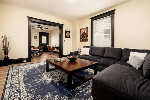 Spacious townhome near German Village 8 Beds