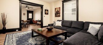 Spacious townhome near German Village 8 Beds