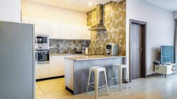 Apartment, 2 Bedrooms, Accessible, Smoking | Interior