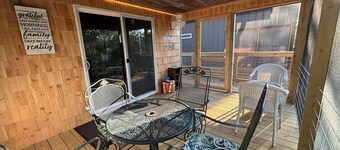 Liberty Loft 3 bedroom Pet Friendly Lake Front