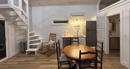 Liberty Loft NEW Pet Friendly Lake Front with screened porch walk down to water