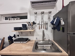 KĂŒhlschrank, Mikrowelle, Ofen, Herdplatte