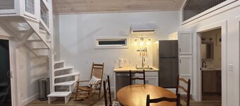 PET FRIENDLY AND BRAND NEW! walk-down to water sleeps 6 quiet cove near marina