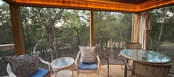 Liberty Loft 3 bedroom Pet friendly Lake Front