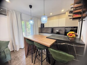 Microwave, oven, cookware/dishes/utensils