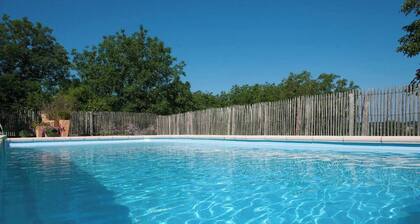 Quiet family home with secure swimming pool