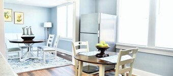 Charming 3-bedroom lake cottage, sleeps 4-7, in the fishing capital of the south