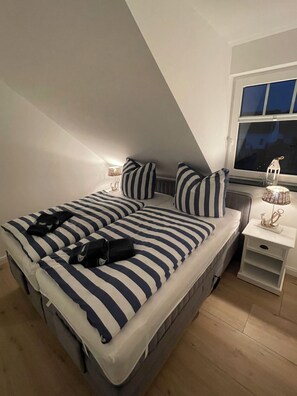 3 chambres, fer et planche à repasser, lit parapluie, Wi-Fi gratuit