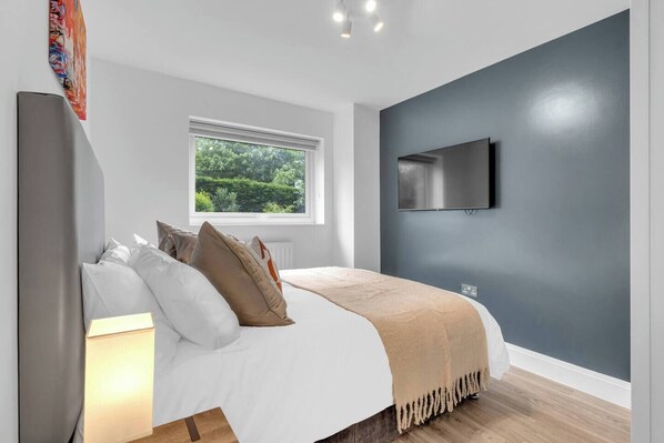 2 chambres, fer et planche à repasser, Wi-Fi, draps fournis