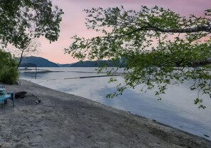 Liegestühle, Strandtücher