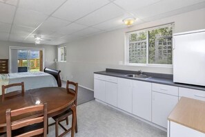 4 bedrooms, in-room safe, free WiFi, bed sheets