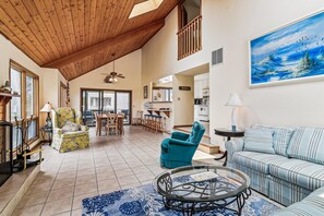 Living area - 3 BR/2BA home in So. Bethany (South Bethany)