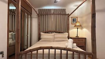 2 chambres, fer et planche à repasser, Wi-Fi, draps fournis
