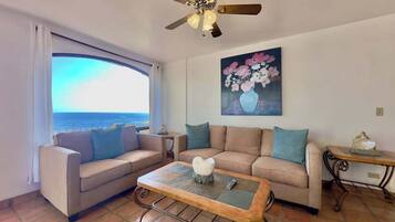 Télévision, cheminée