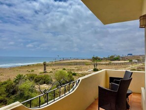 Property grounds - Puerto Nuevo Surf Villa Felicidad 2BR with pool (Centro Turístico El Pescador)