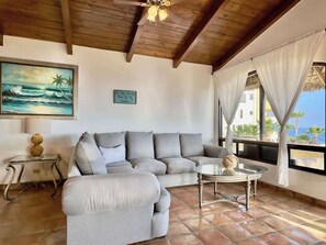 Televisie en een open haard