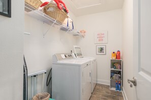 Interior - Be A Nomad | 3BR Jacksonville Beach House | 4 Blocks to Beach | Sleeps 6 (Jacksonville Beach)