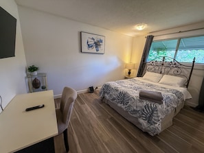 6 chambres, fer et planche à repasser, Wi-Fi, draps fournis