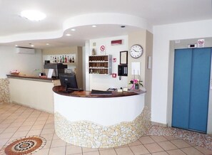 Reception - HOTEL FRIDA (Rimini)