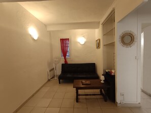 Living area - Sunny apartment right in the center of Perpignan (Perpignan)