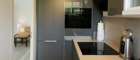 Réfrigérateur, micro-ondes, four, lave-vaisselle