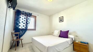 3 slaapkamers, een strijkplank/strijkijzer, wifi, beddengoed