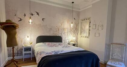 Chambre magnifique dans un chĂąteau aux portes du circuits