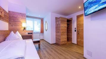 Zweibettzimmer, Bergblick | Hochwertige Bettwaren, Zimmersafe, Verdunkelungsvorhänge