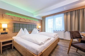Double Room, Balcony, Mountain View | Hypo-allergenic bedding, in-room safe, blackout drapes, soundproofing