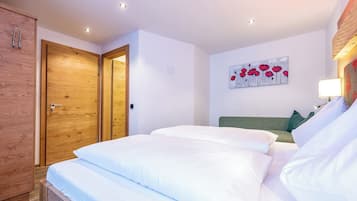 Classic Double Room, Balcony, Mountain View | Premium bedding, in-room safe, blackout drapes, soundproofing